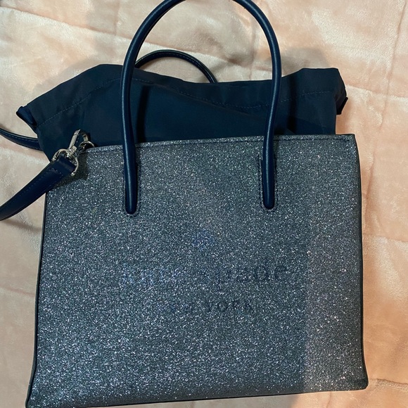 Kate Spade New York

TRISTA GLITTER SHOPPER TOTE - Picture 3 of 7